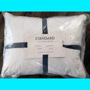 NEW Chamberloft Set of 2 Chamber Down Feather Pillows